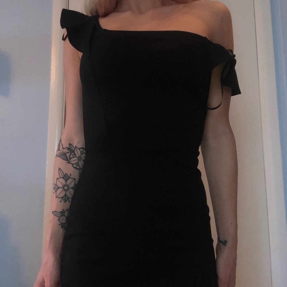 Black dress that can be worn three ways! 💄